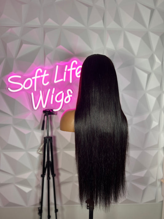 22” straight wig HD lace - 13x6